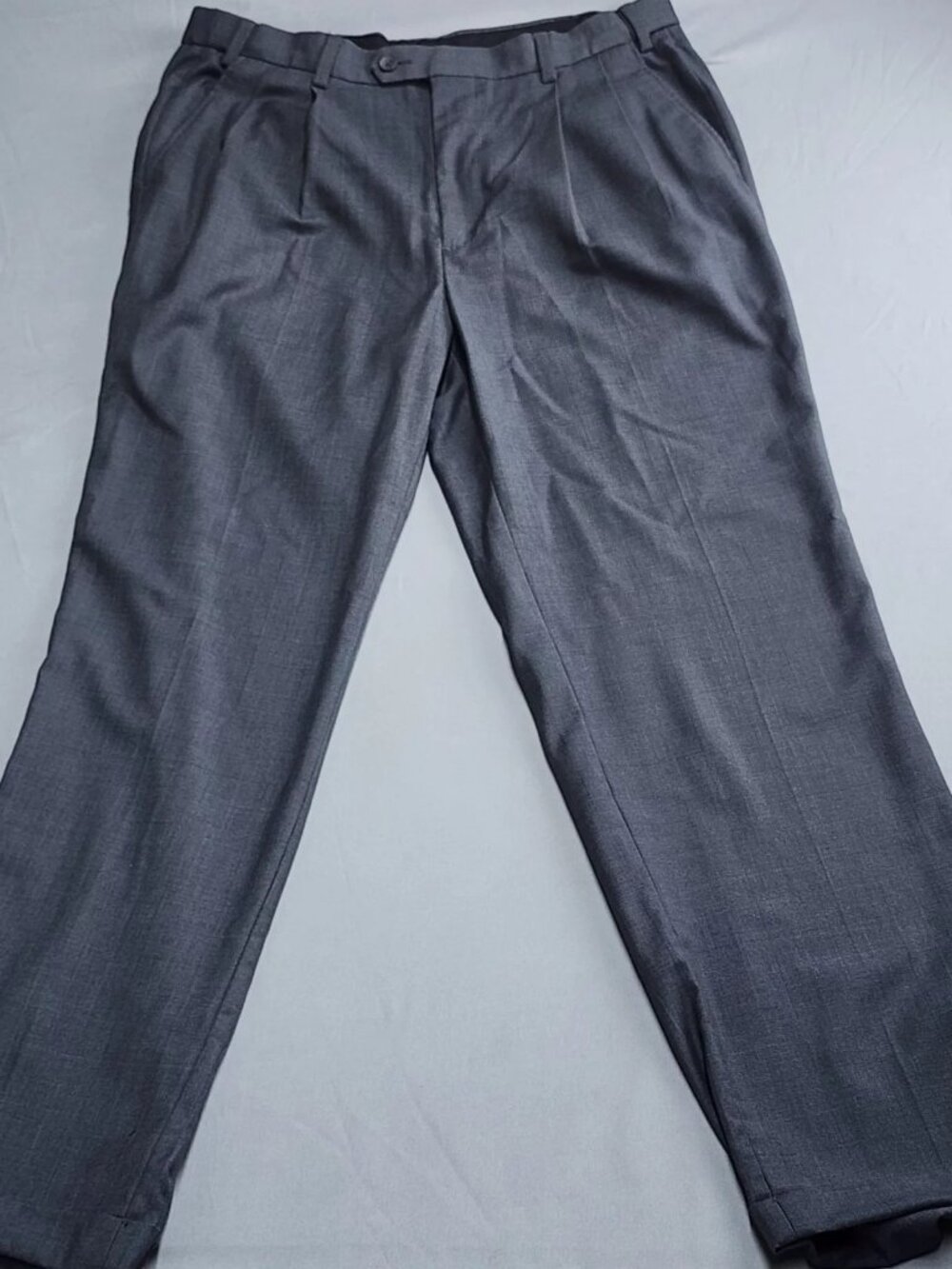 Van Heusen Mens Dress Pants 36x34 Charcoal Grey Pleated Cuffed Slacks Business